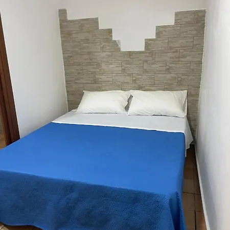 Holiday home Ginevra House